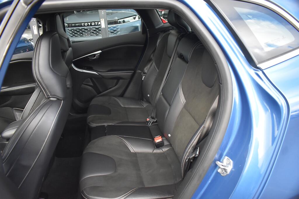 Volvo V40 view 13