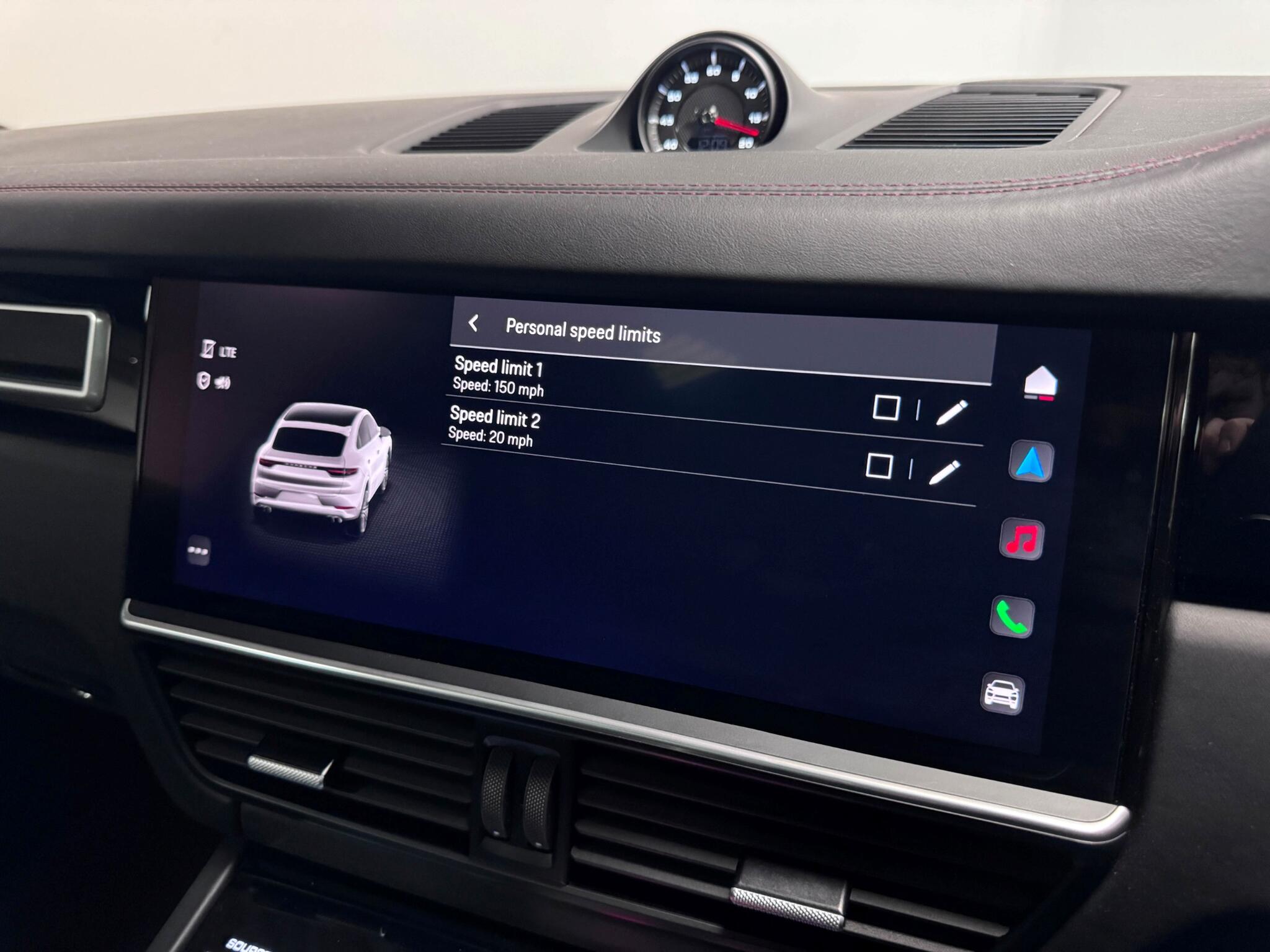Porsche Cayenne view 73