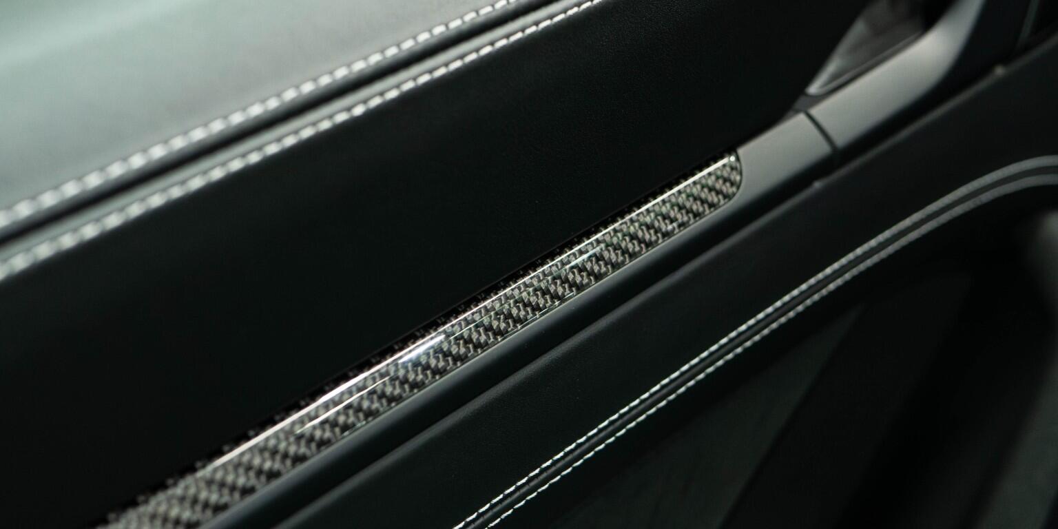 Porsche 911 view 33
