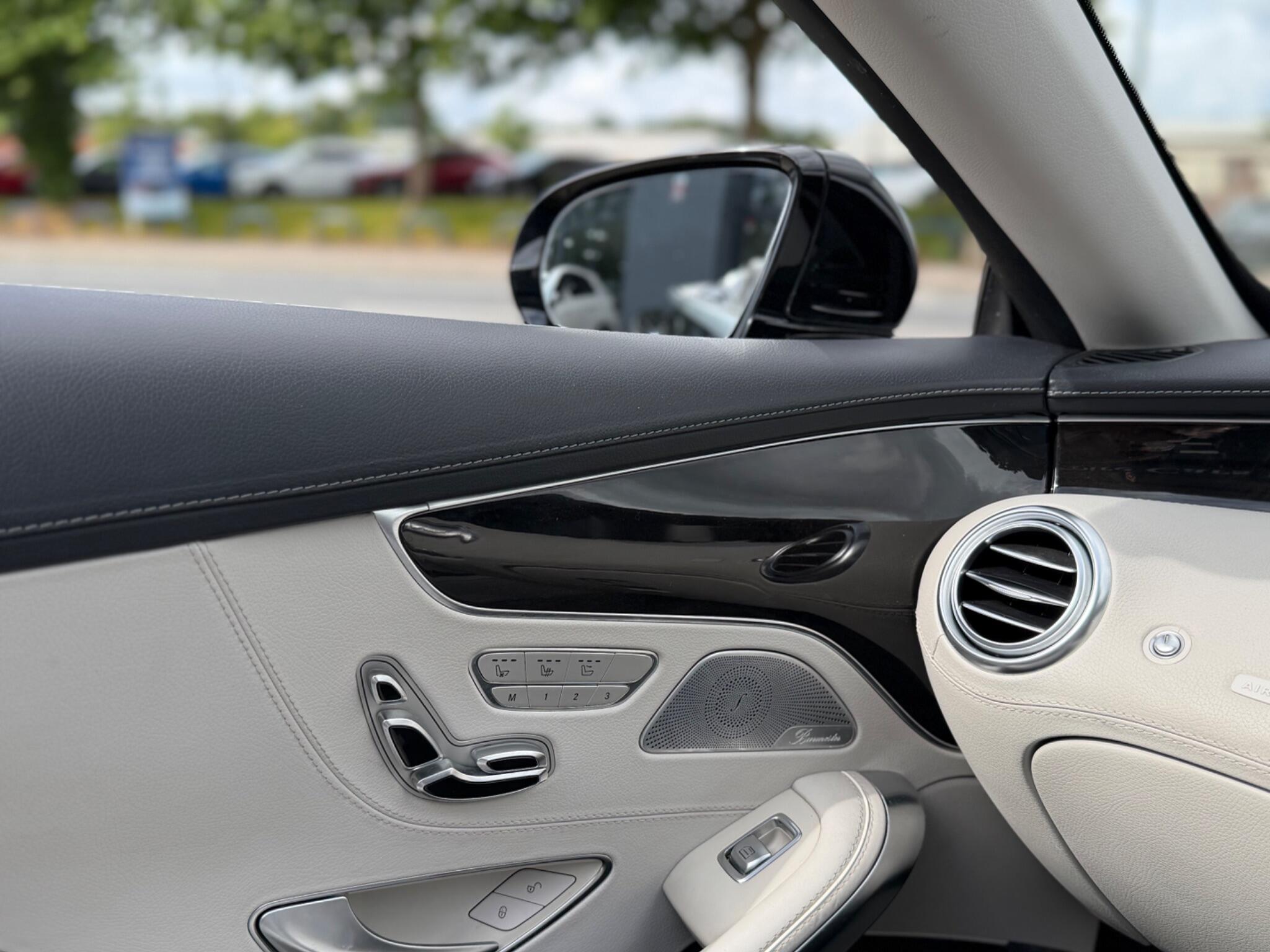 Mercedes-Benz S Class view 25