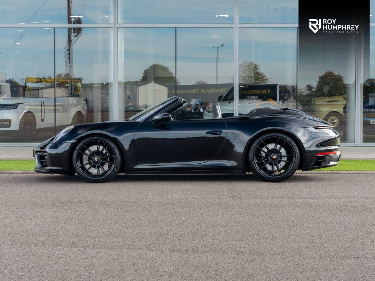 Porsche 911 view 6