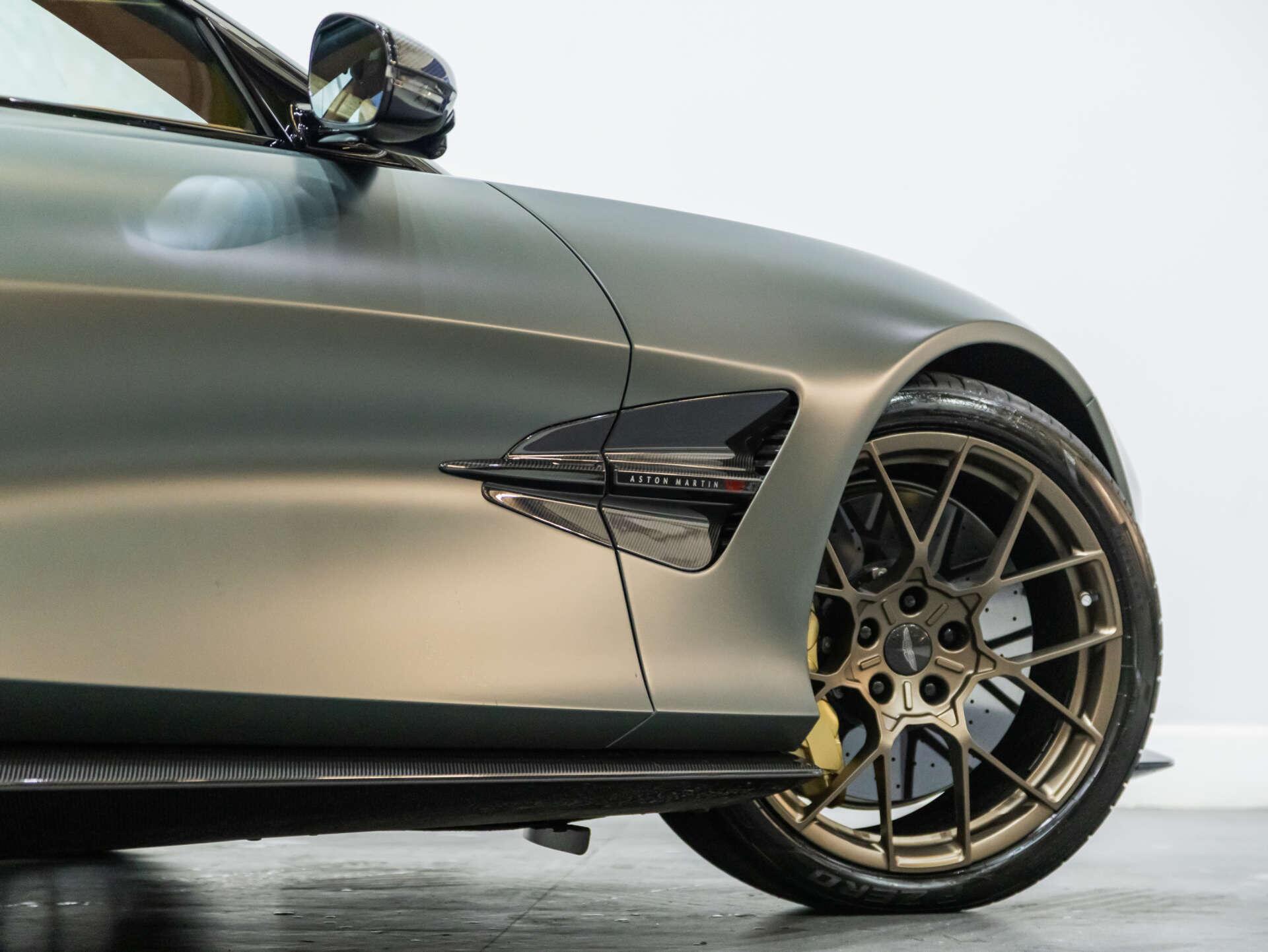 Aston Martin Vanquish view 42