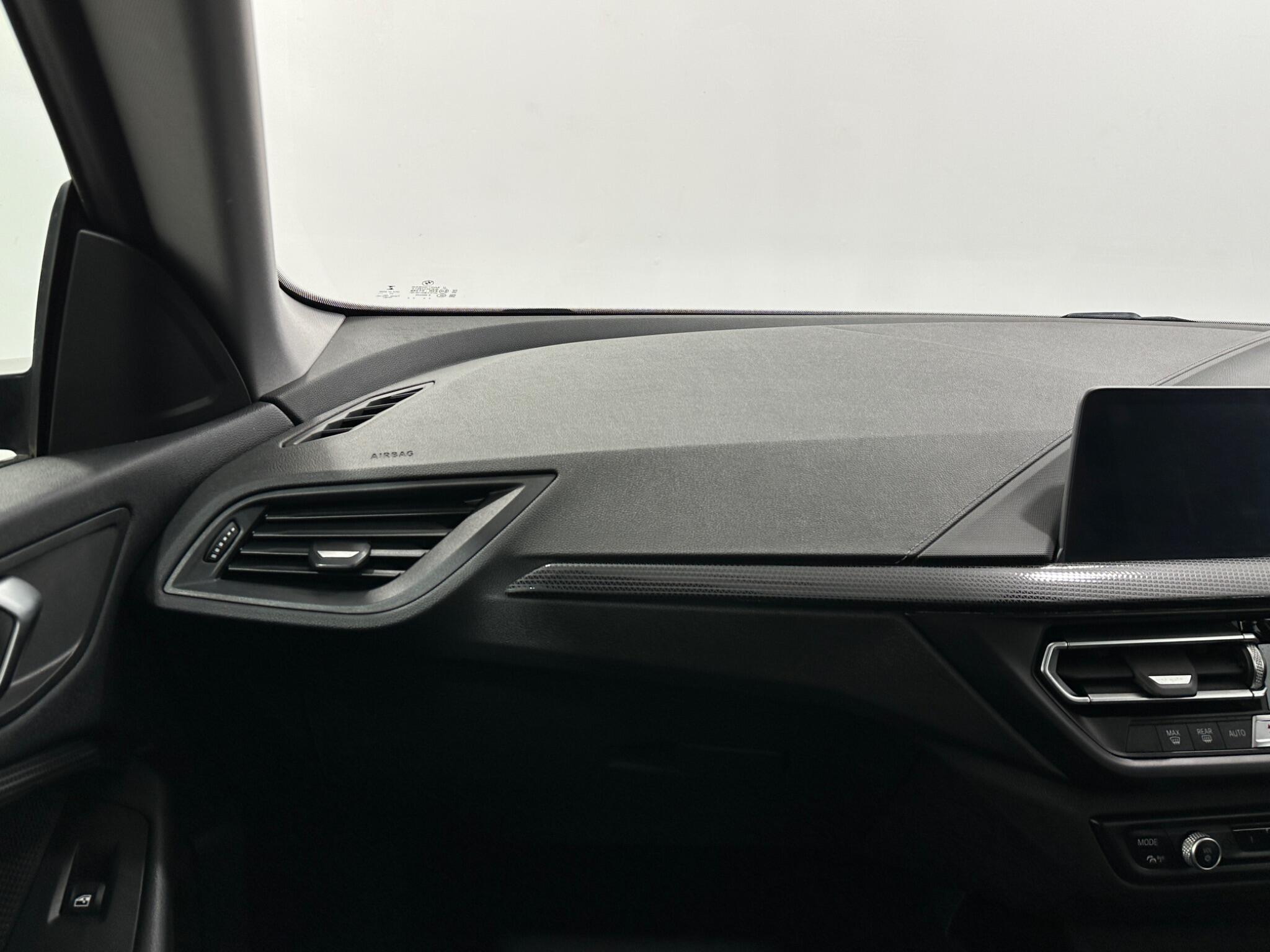 BMW 2 Series view 30