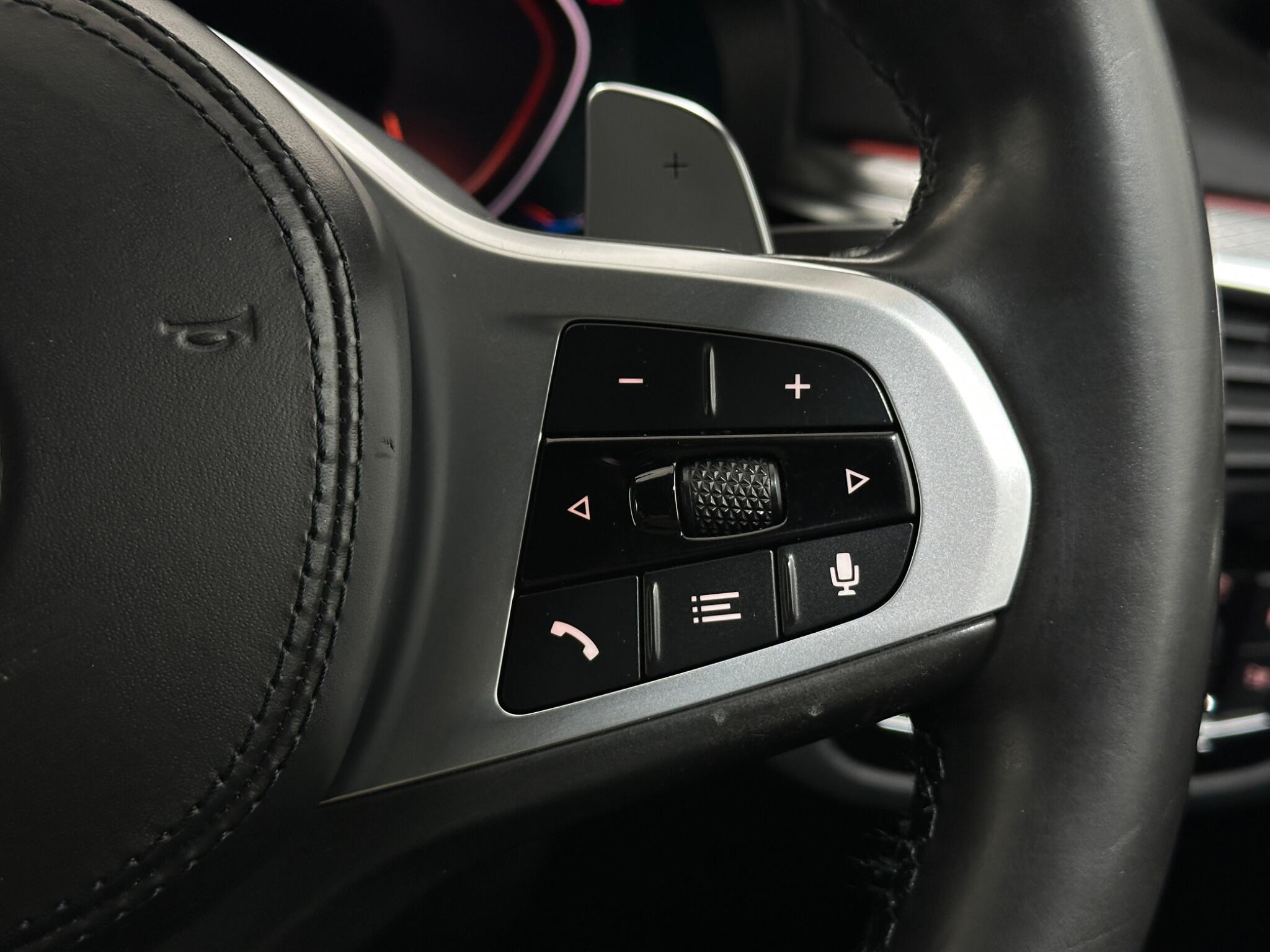 BMW 5 Series view 16