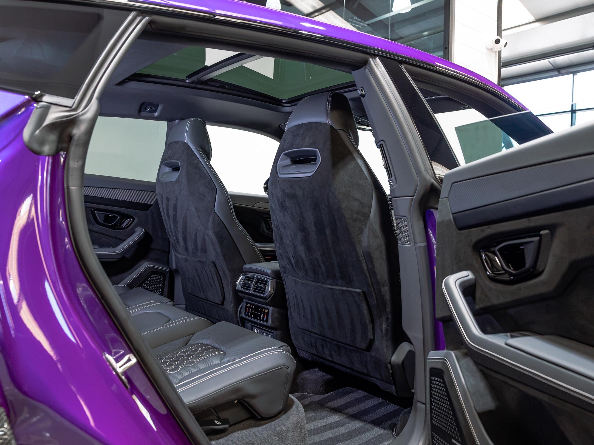 Lamborghini Urus view 36