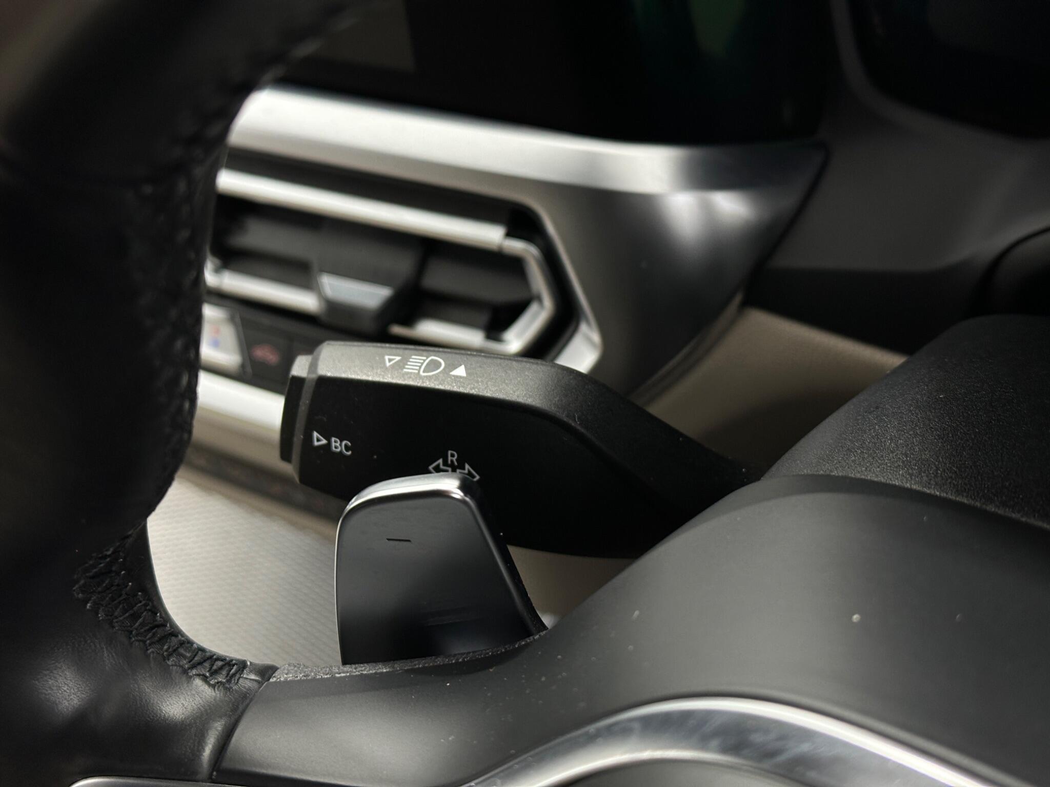 BMW 3 Series view 14
