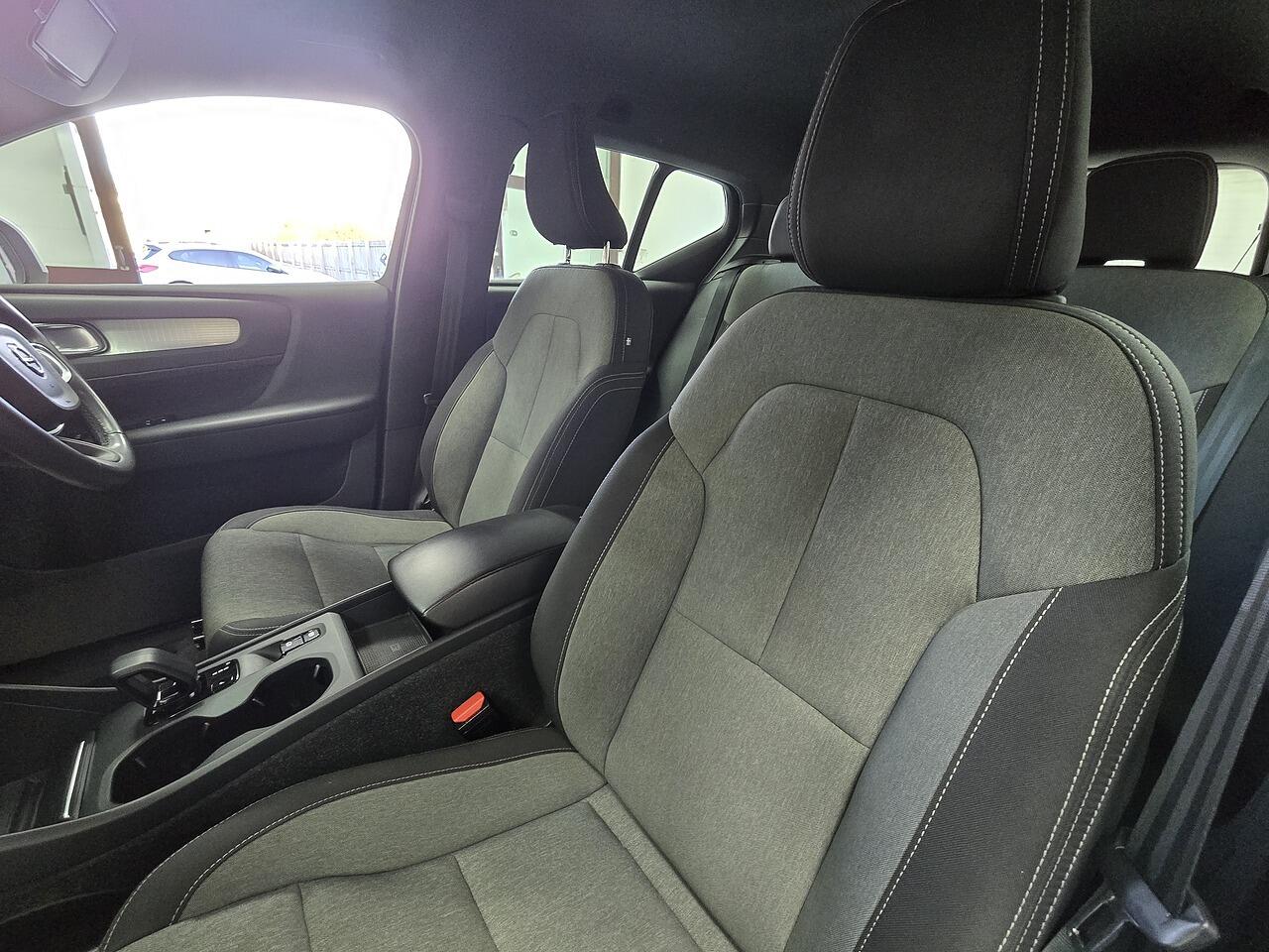 Volvo XC40 view 18