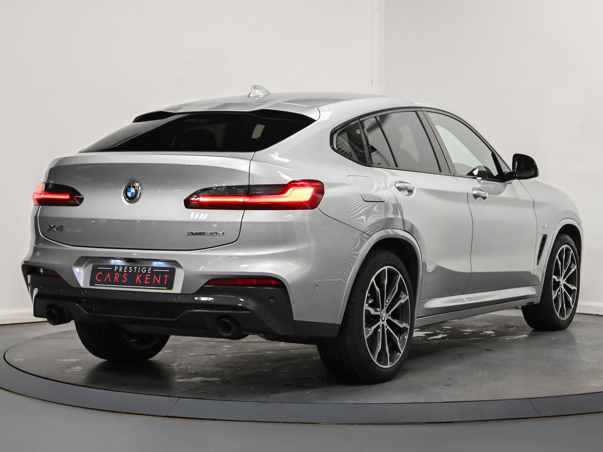BMW X4 view 24