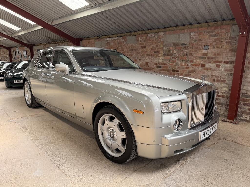 Rolls-Royce Phantom view 47