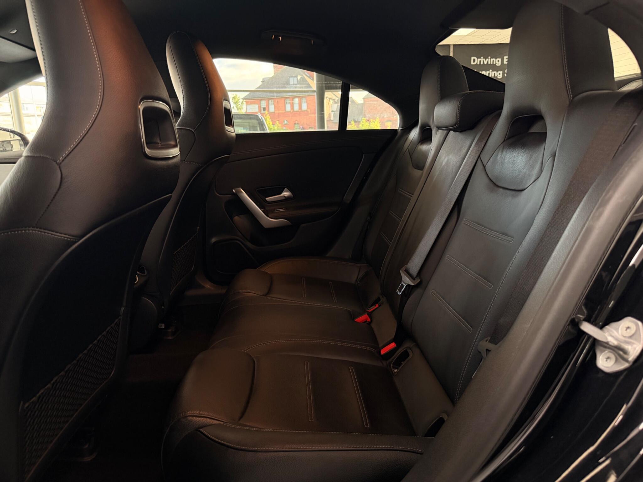 Mercedes-Benz Cla view 22