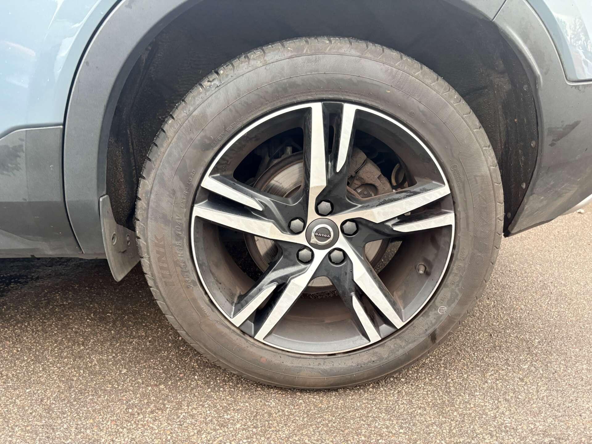 Volvo XC40 view 42