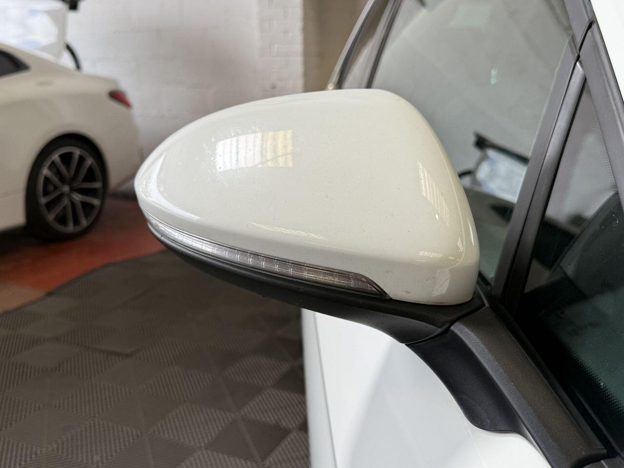 Volkswagen Golf view 22
