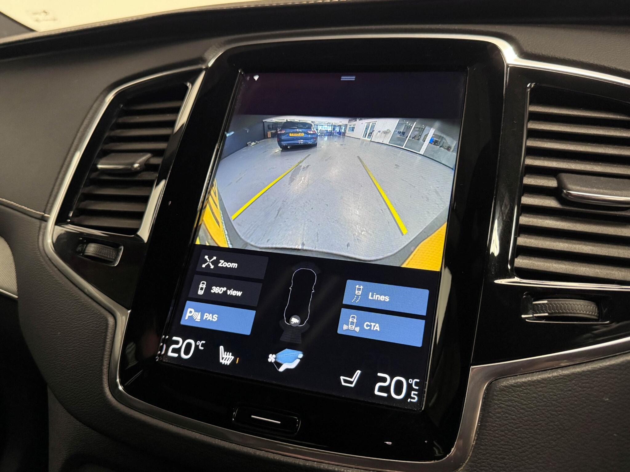 Volvo XC90 view 52