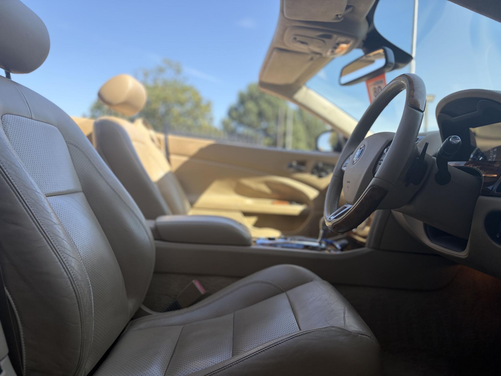 Jaguar XKR view 18