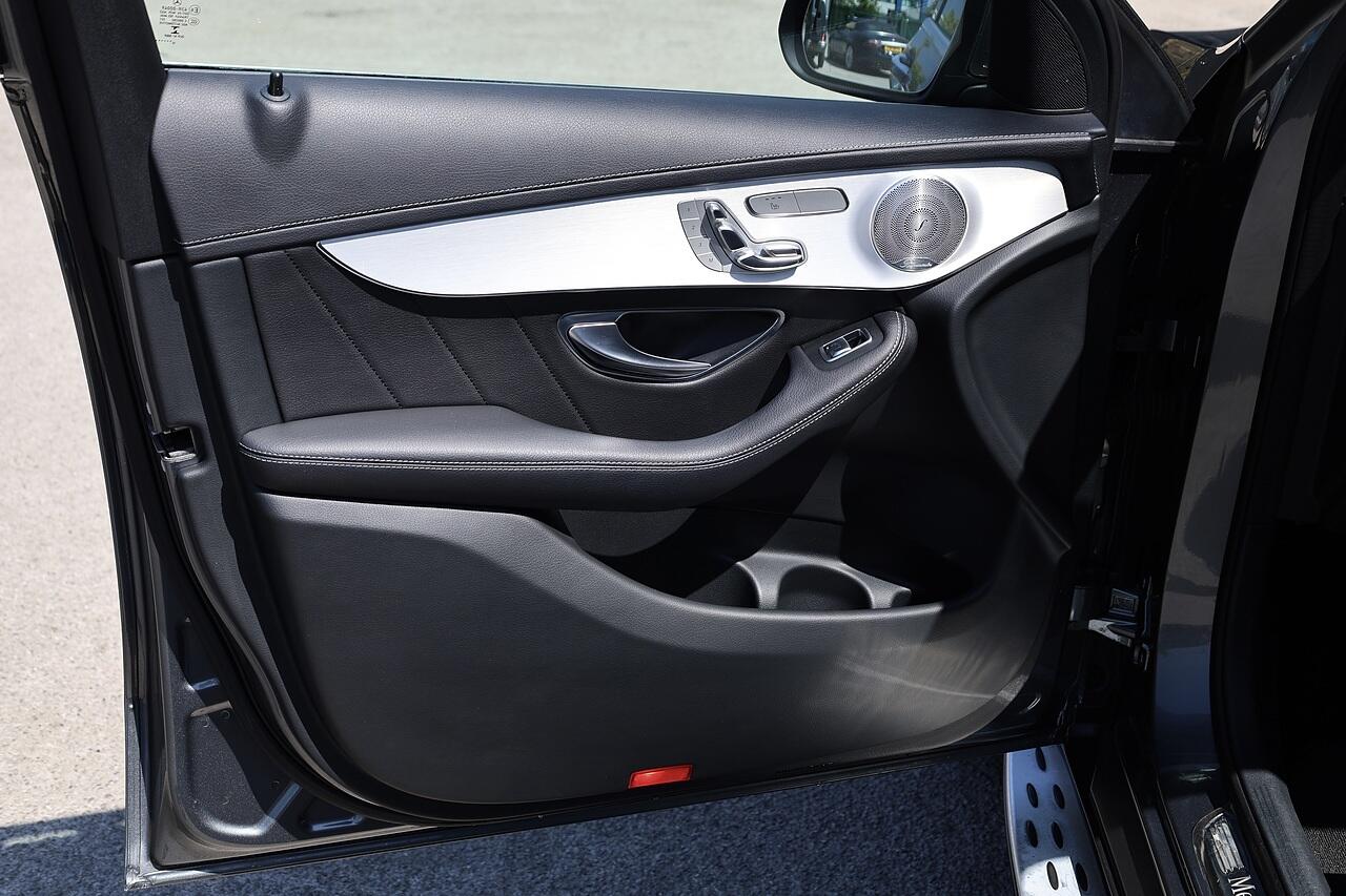 Mercedes-Benz GLC view 30