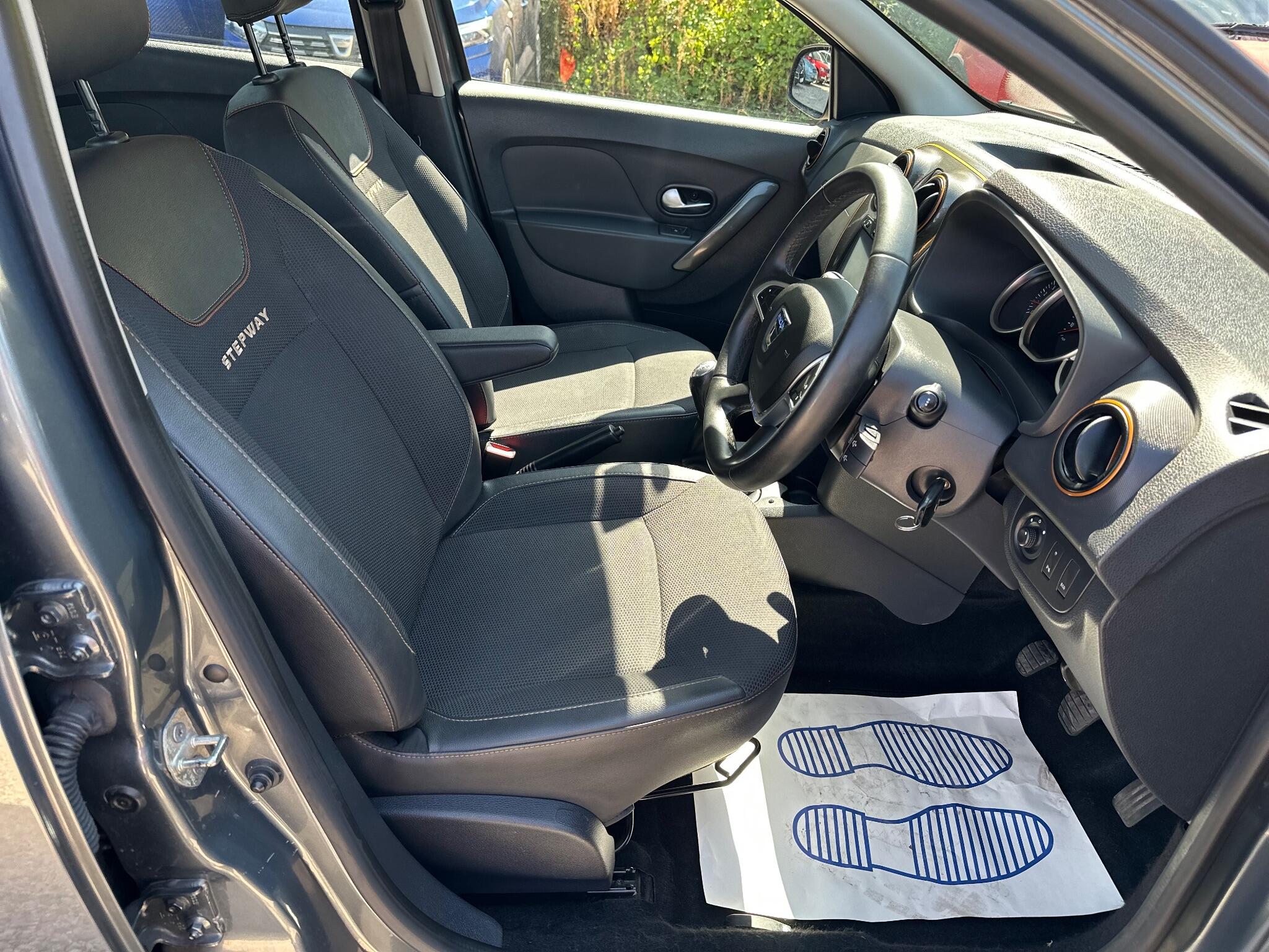 Dacia Sandero view 50