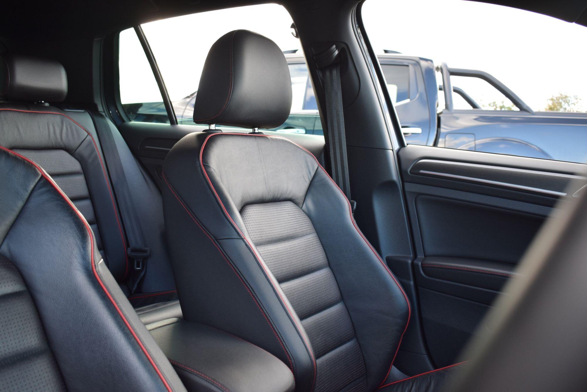 Volkswagen Golf view 5