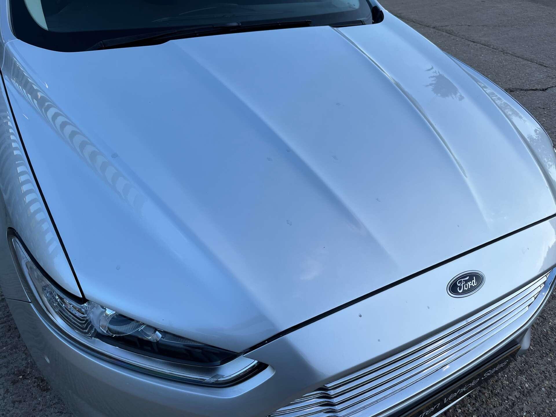 Ford Mondeo view 24