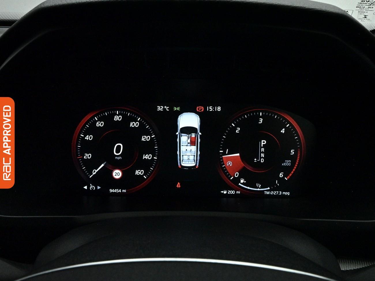 Volvo XC90 view 11