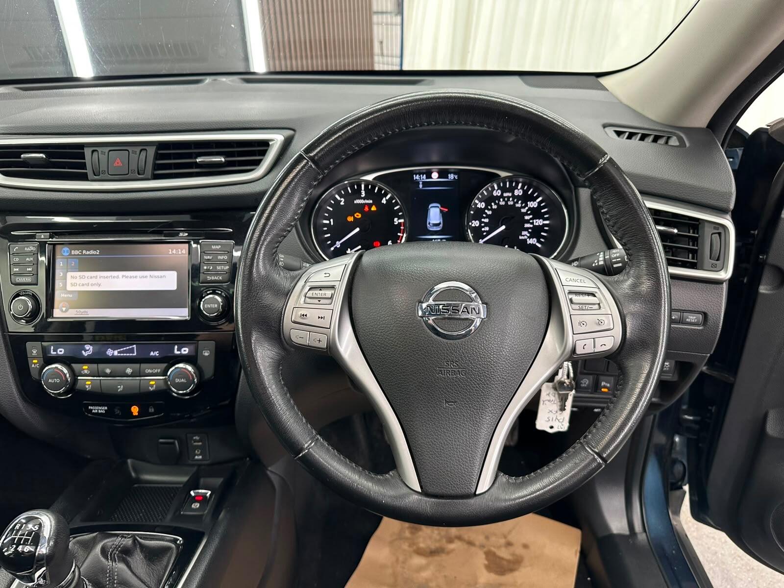 Nissan X-Trail view 35