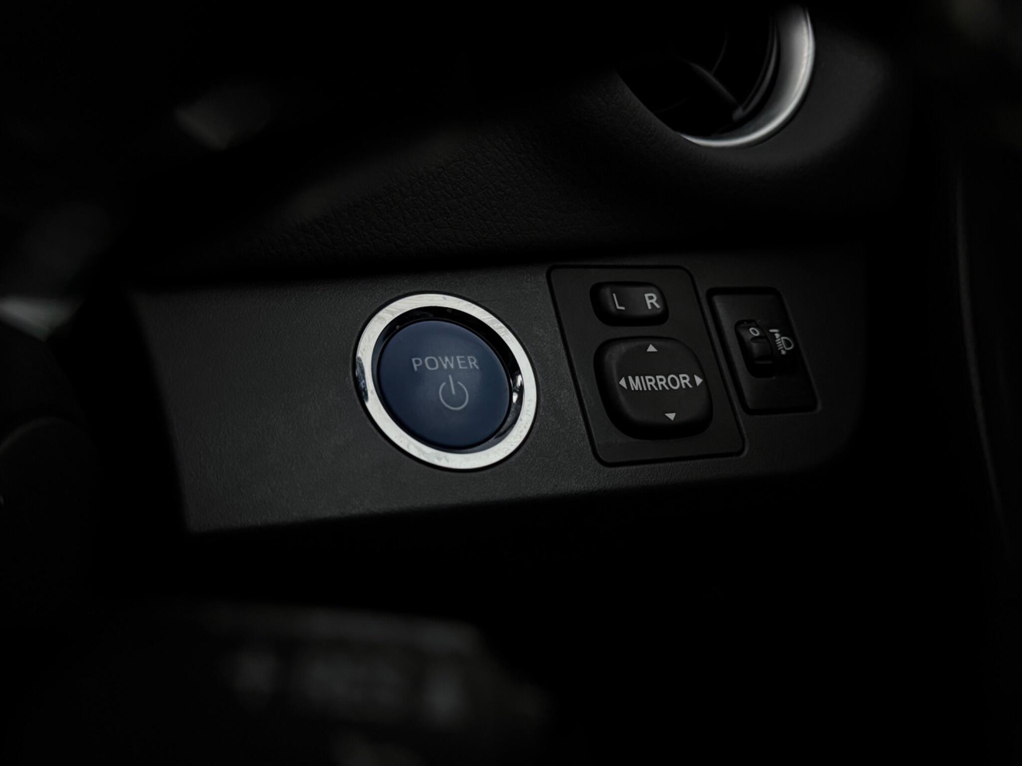 Toyota Yaris view 16
