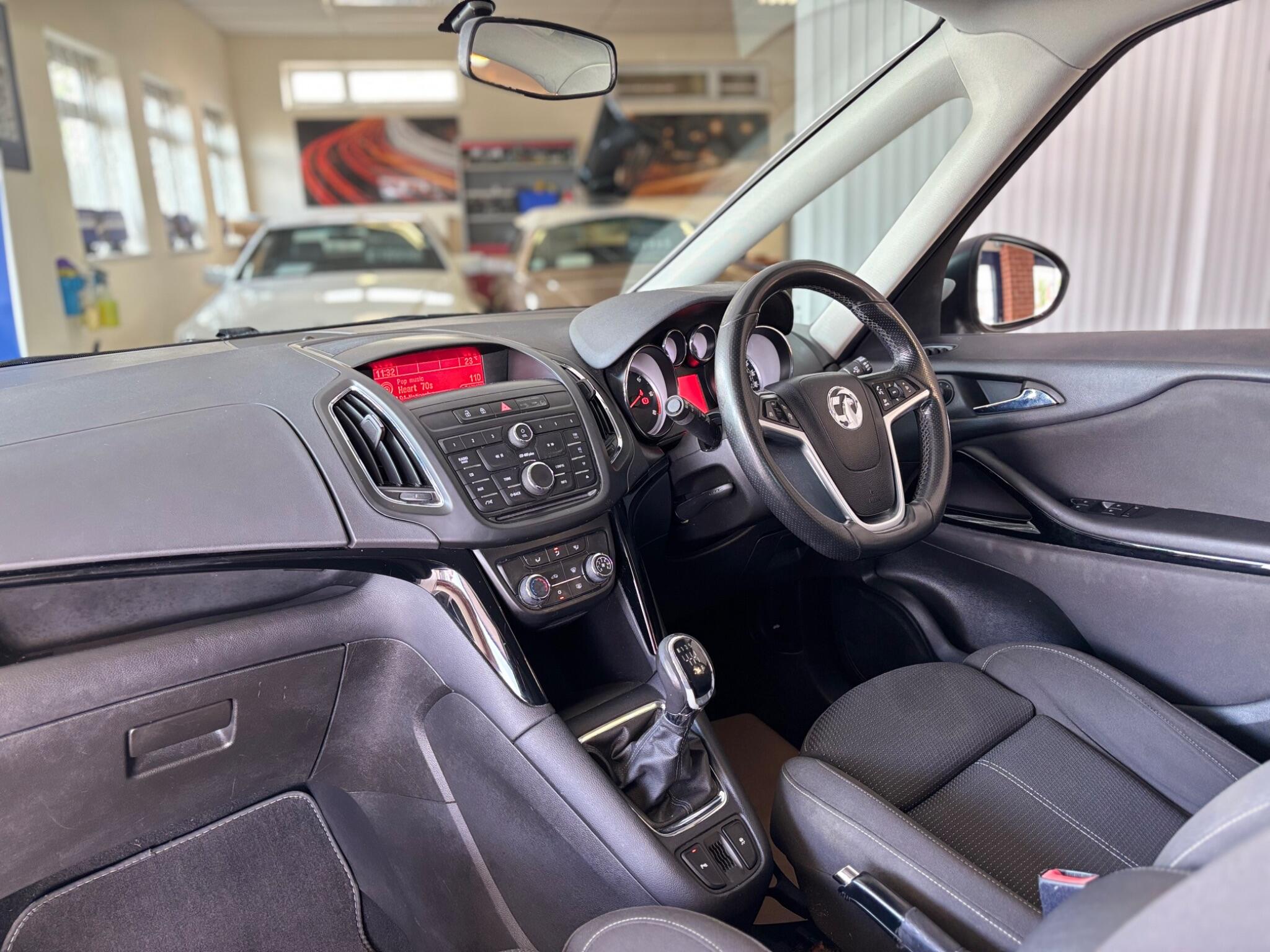 Vauxhall Zafira Tourer view 10