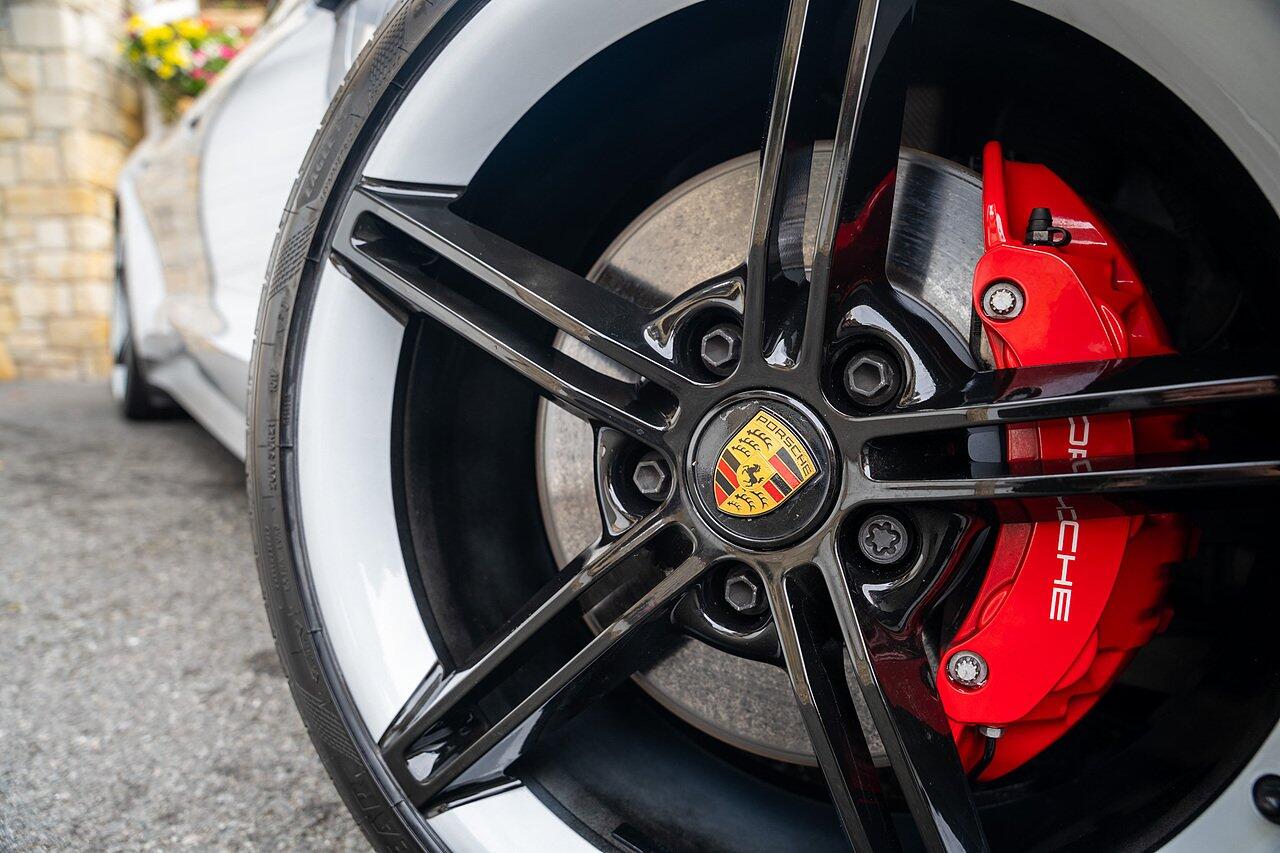 Porsche Taycan view 21