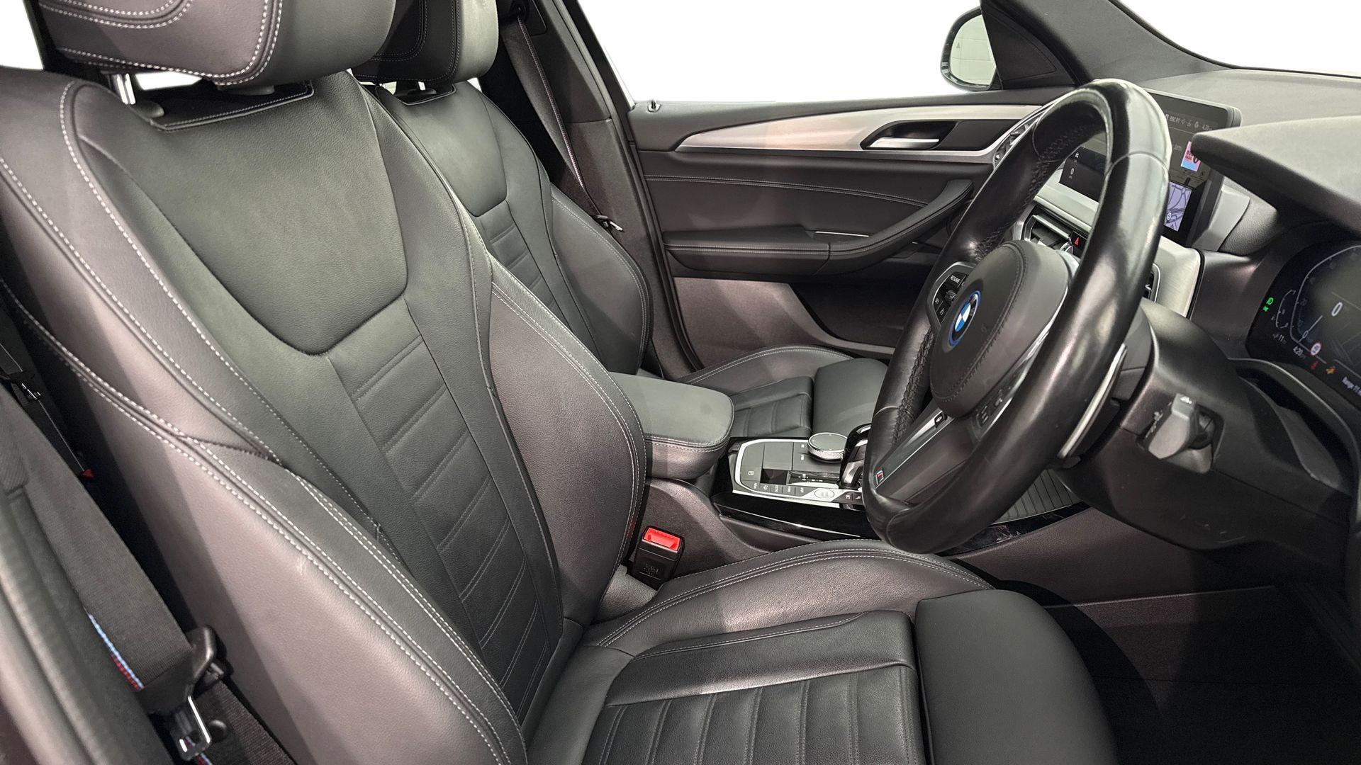 BMW X3 view 11