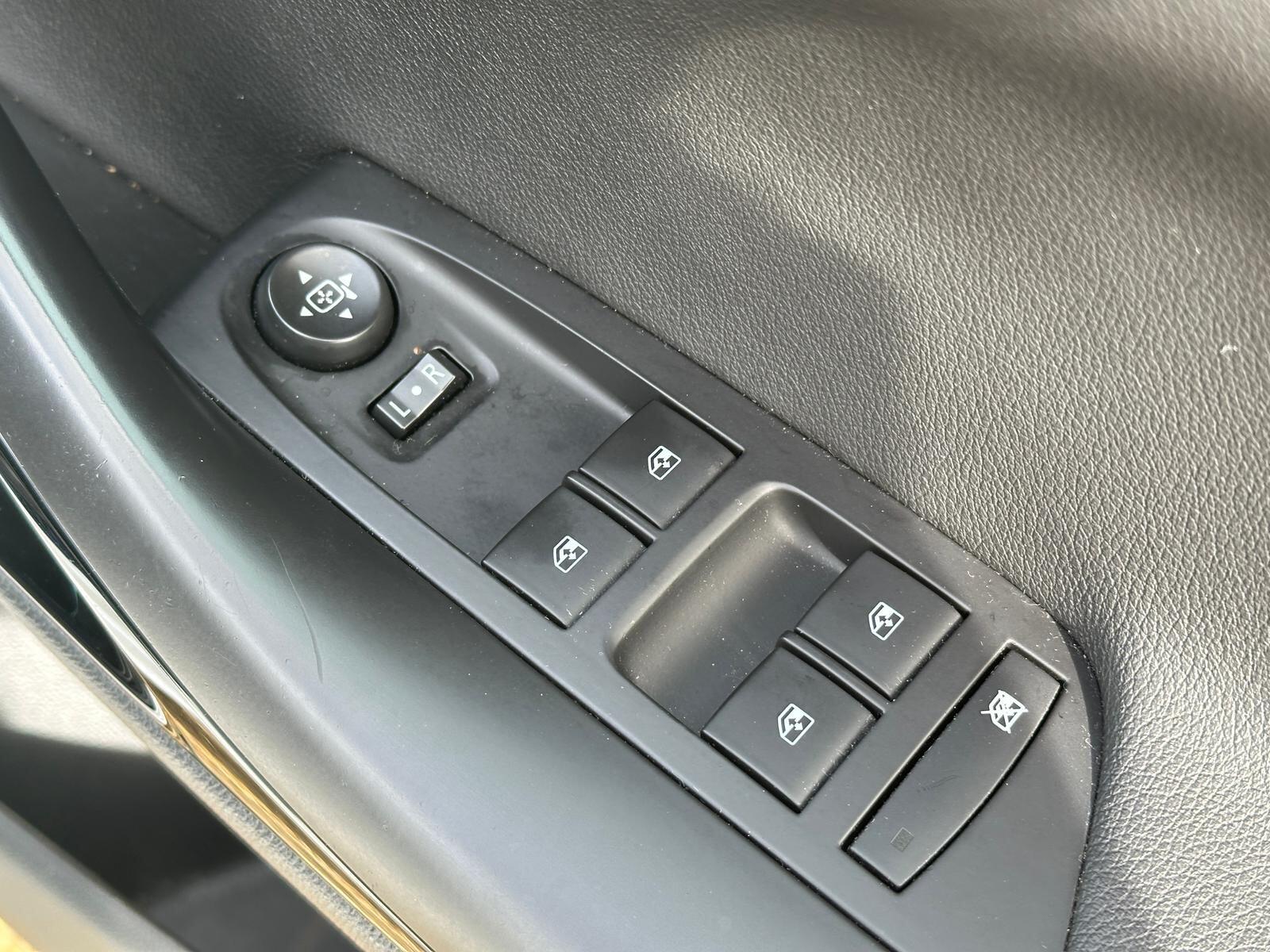 Vauxhall Astra view 25