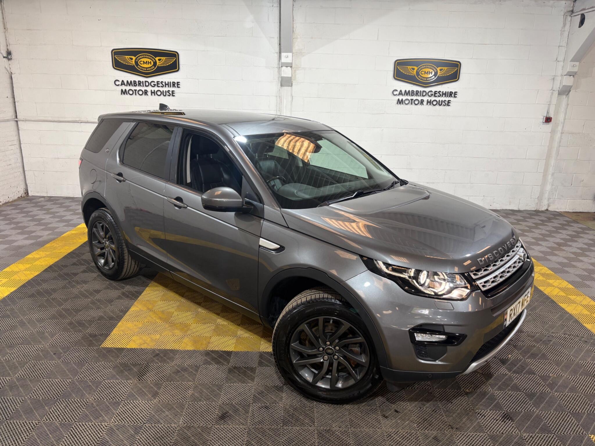 Land Rover Discovery Sport view 5