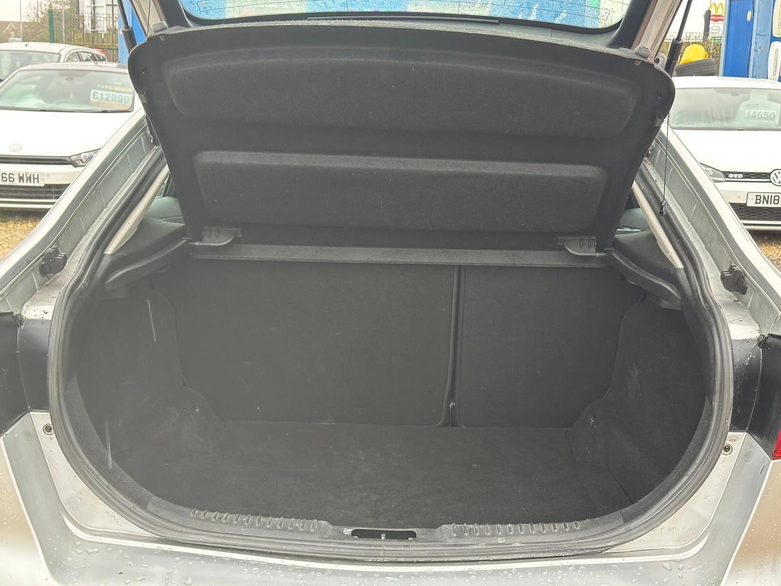 Ford Mondeo view 24