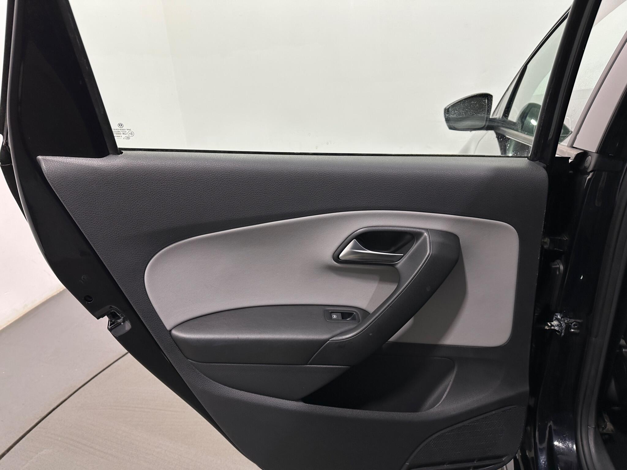Volkswagen Polo view 38