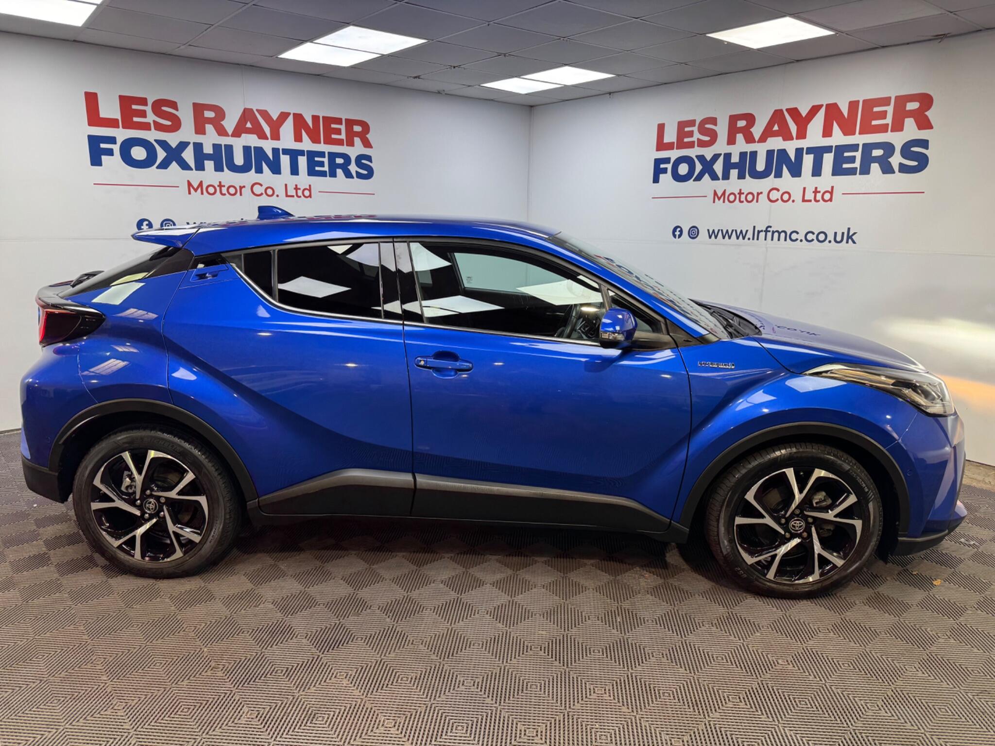 Toyota C-HR view 2