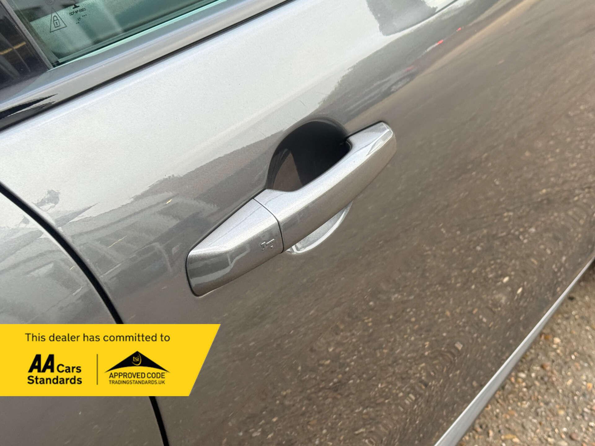 Jaguar Xe view 18