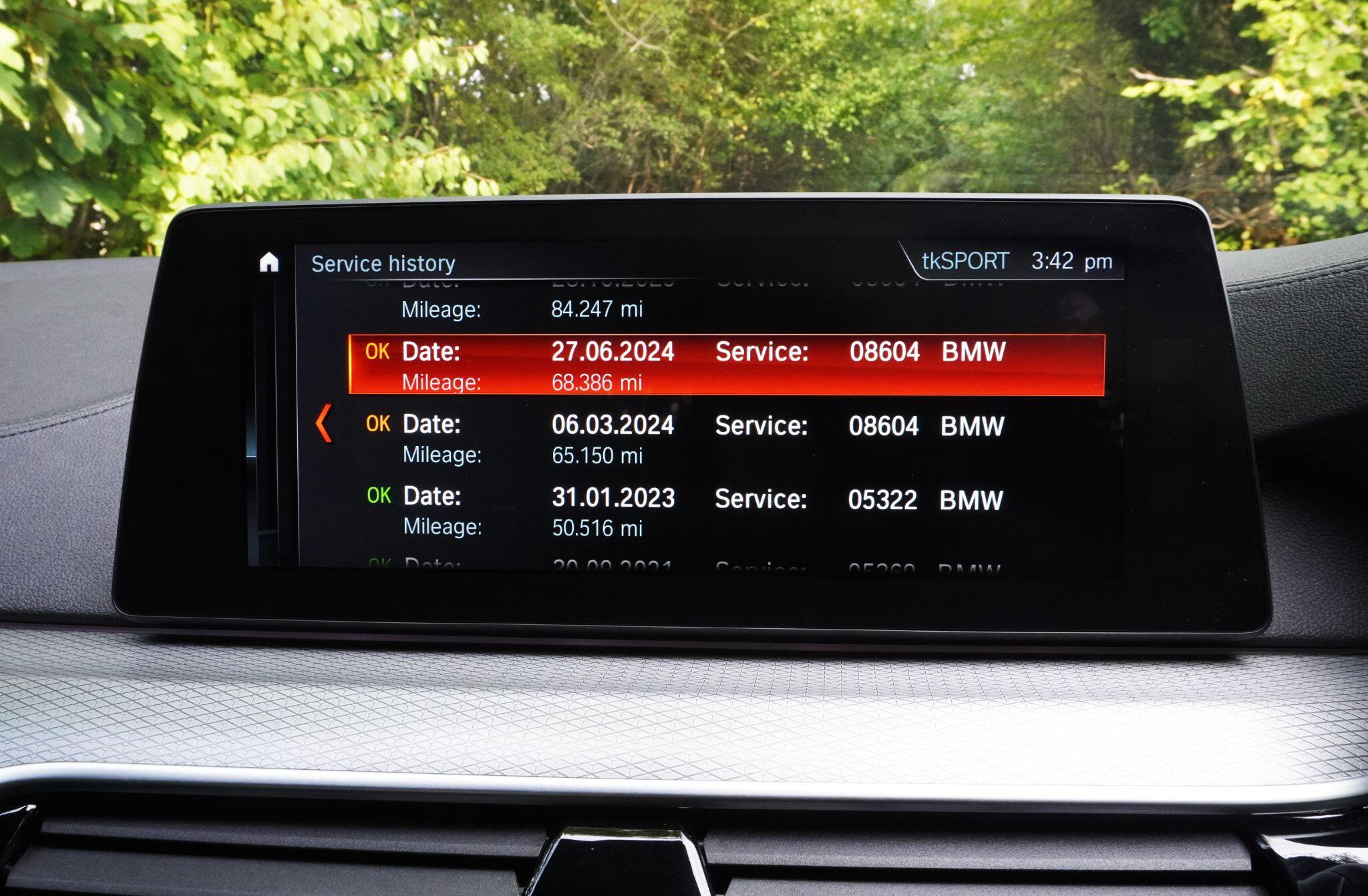 BMW 5 Series view 36