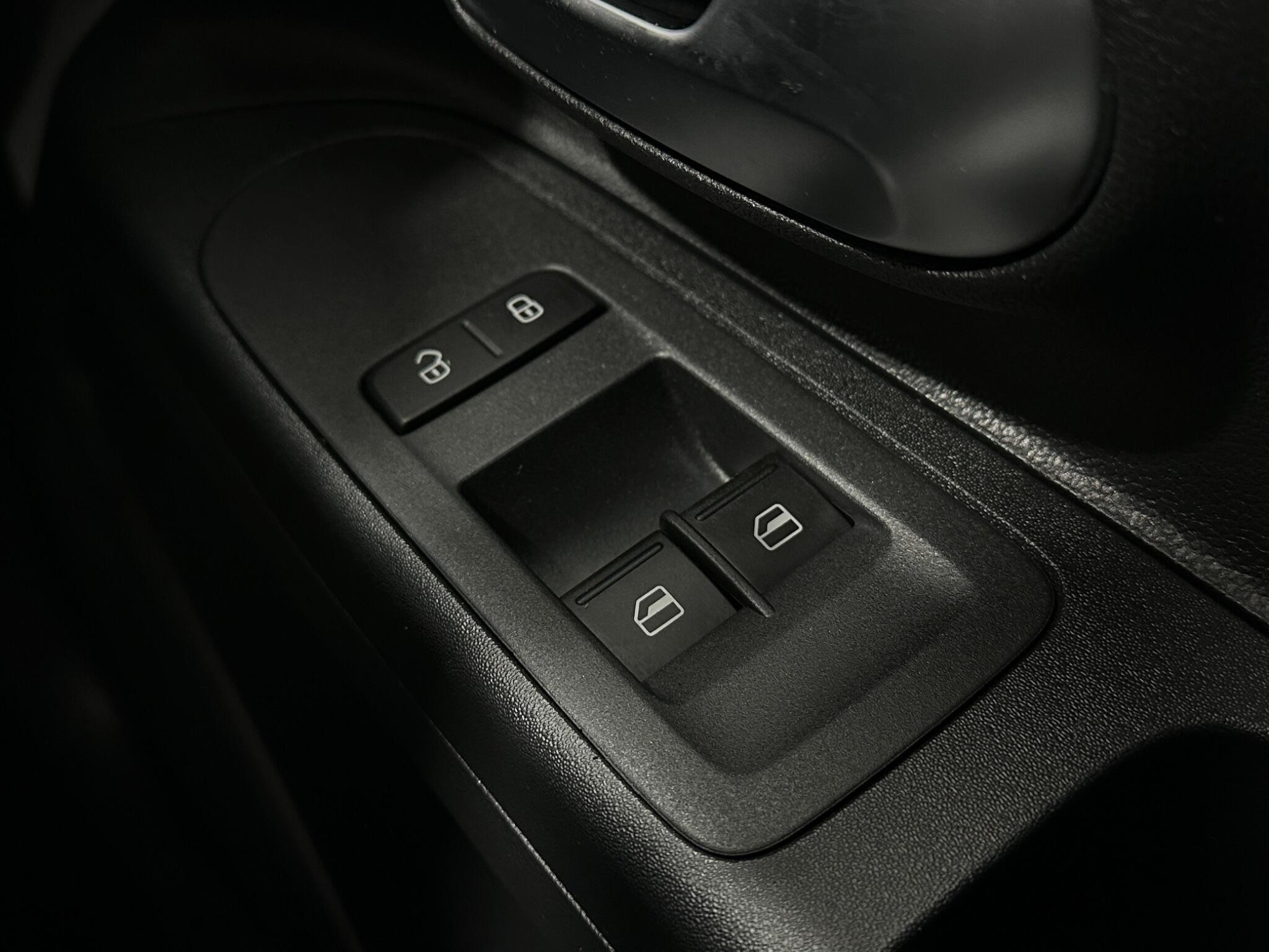 Volkswagen Up! view 17