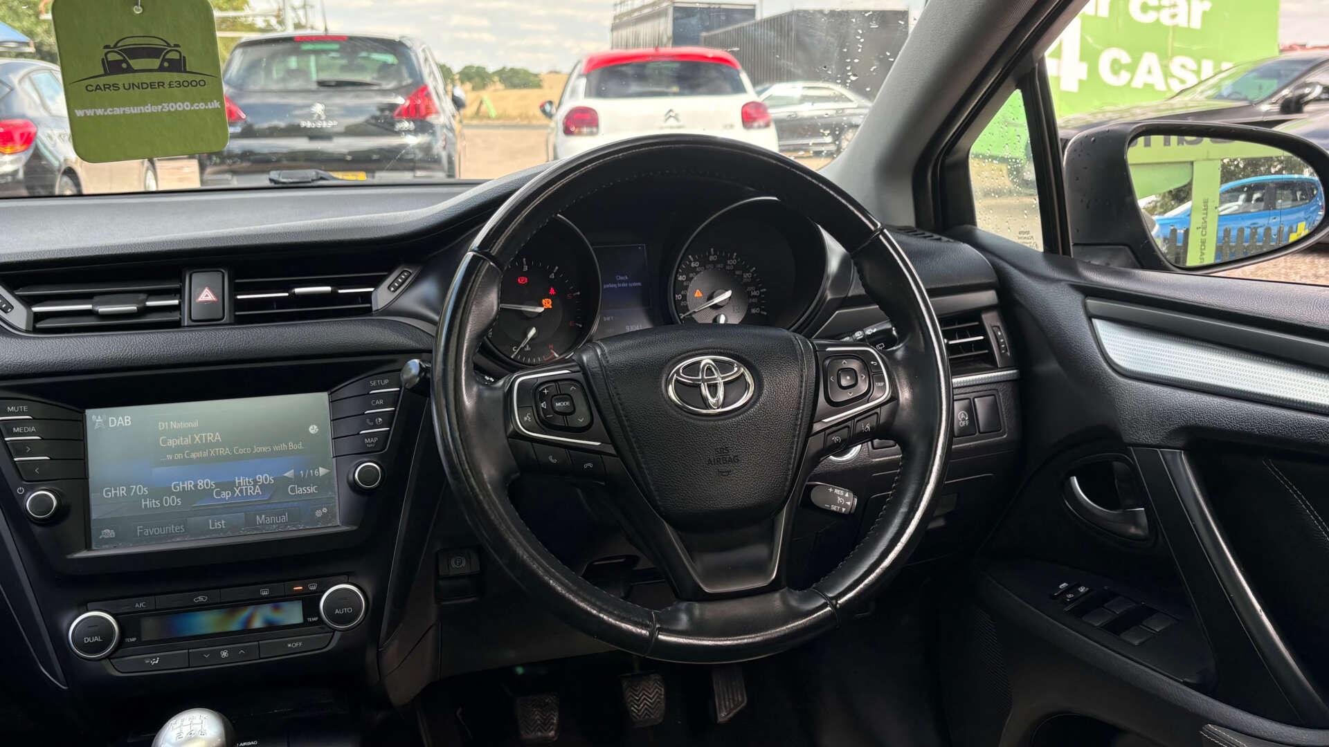 Toyota Avensis view 16