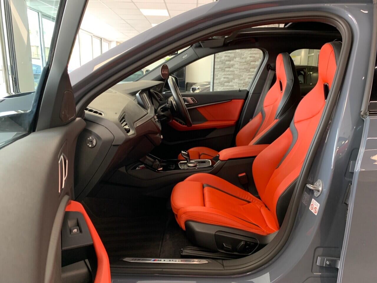 BMW 1 Series view 32
