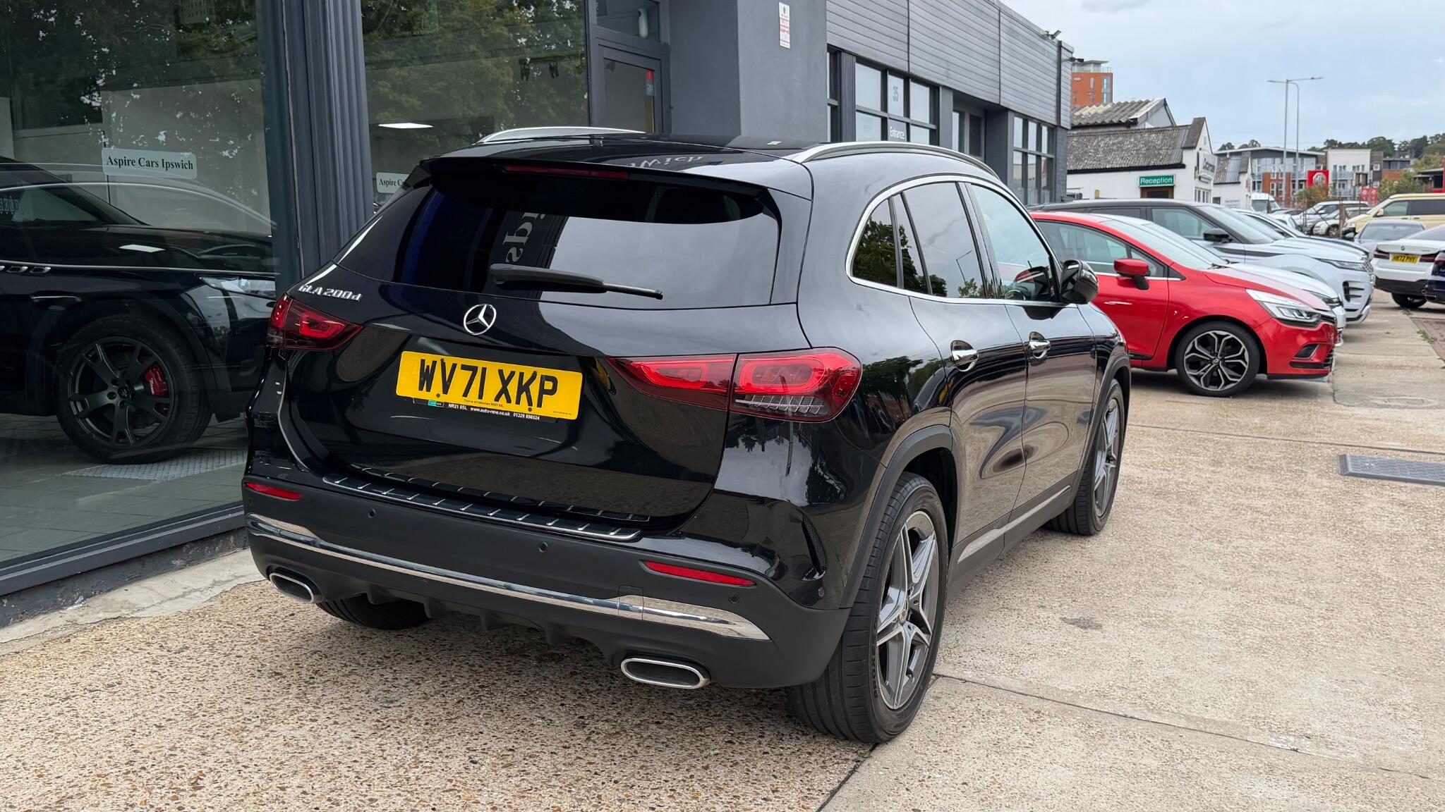 Mercedes-Benz Gla view 8