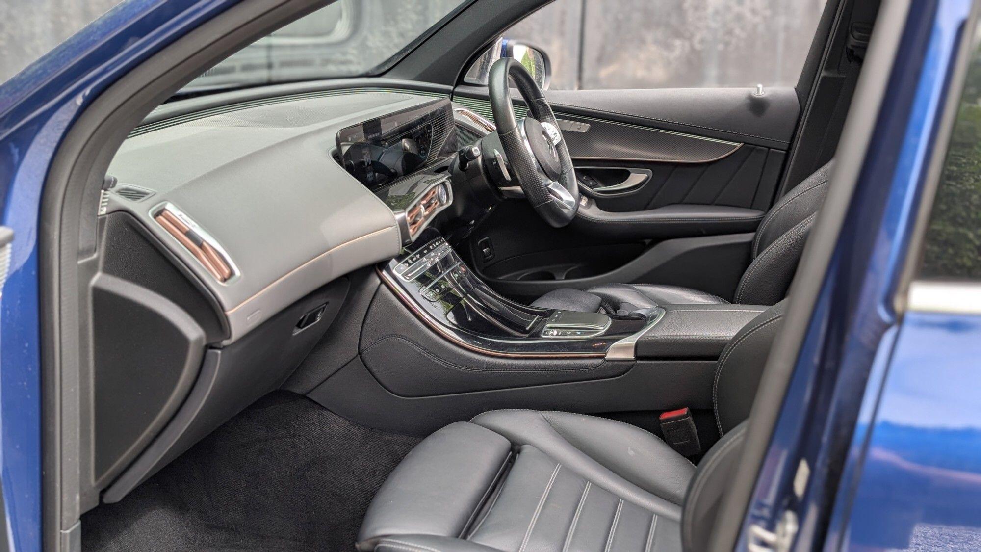 Mercedes-Benz EQC view 12