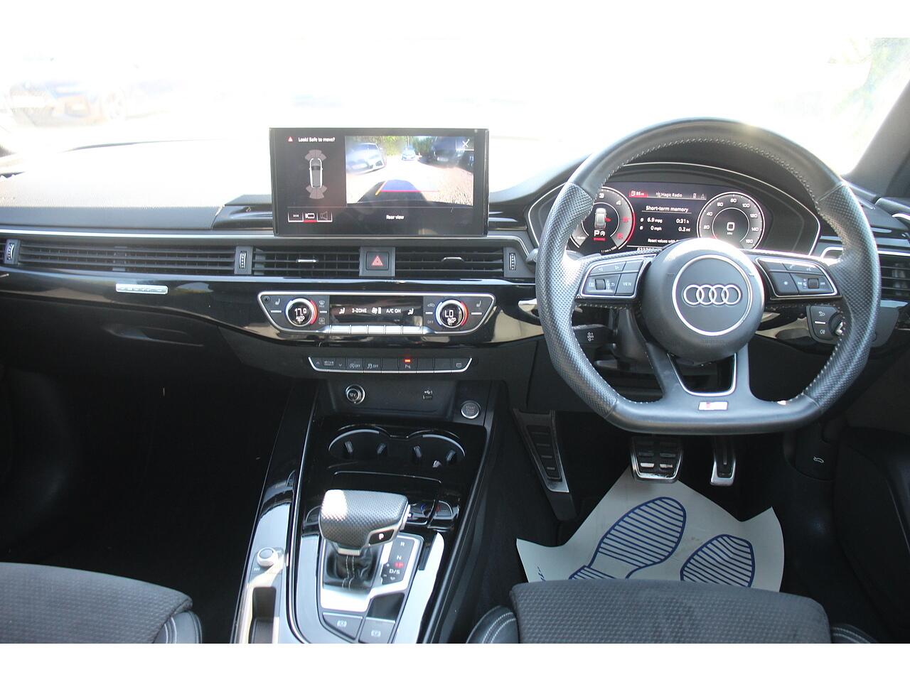 Audi A4 Avant view 19