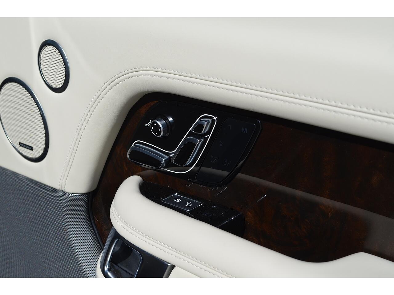 Land Rover Range Rover view 29