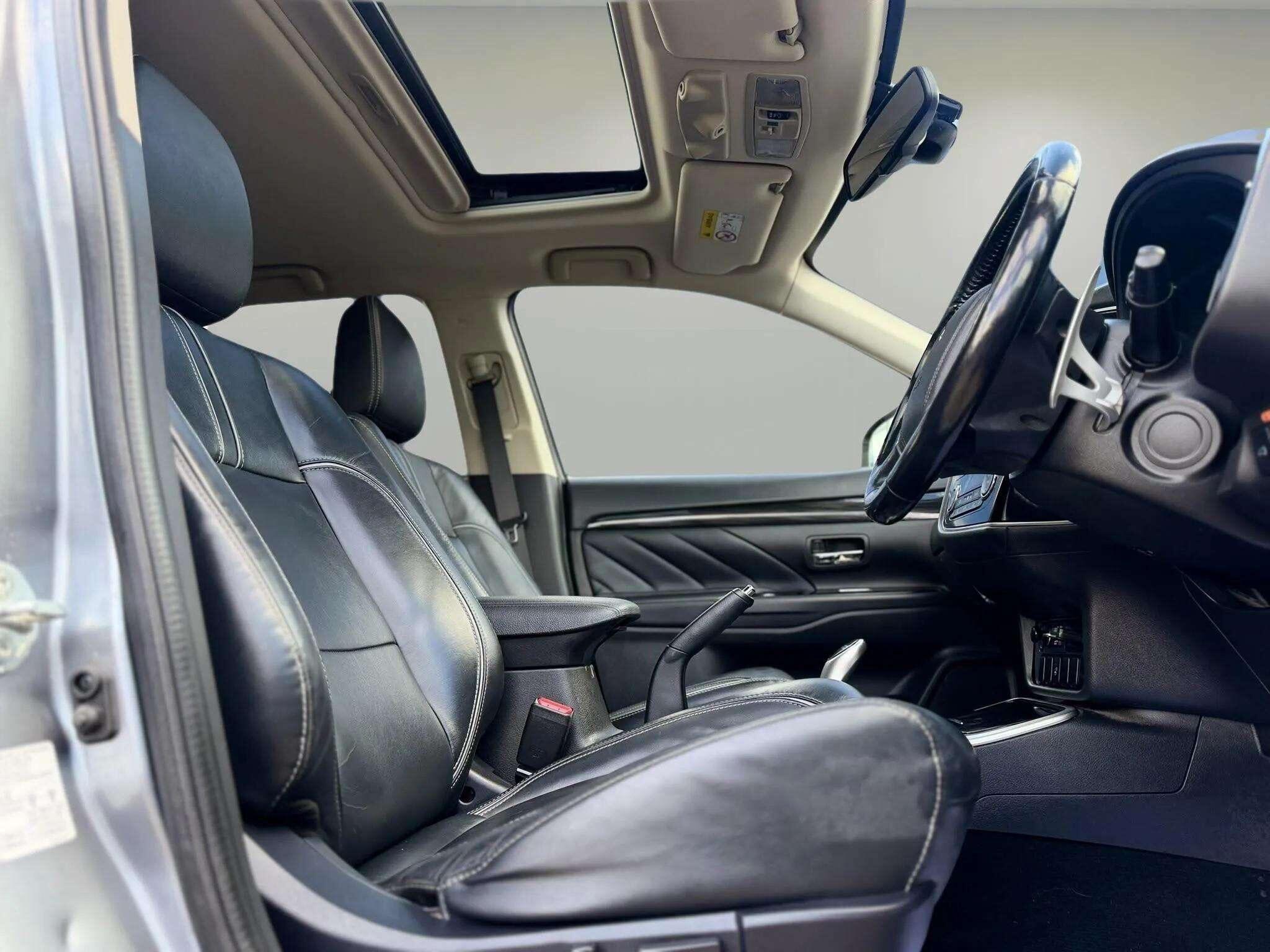 Mitsubishi Outlander view 35