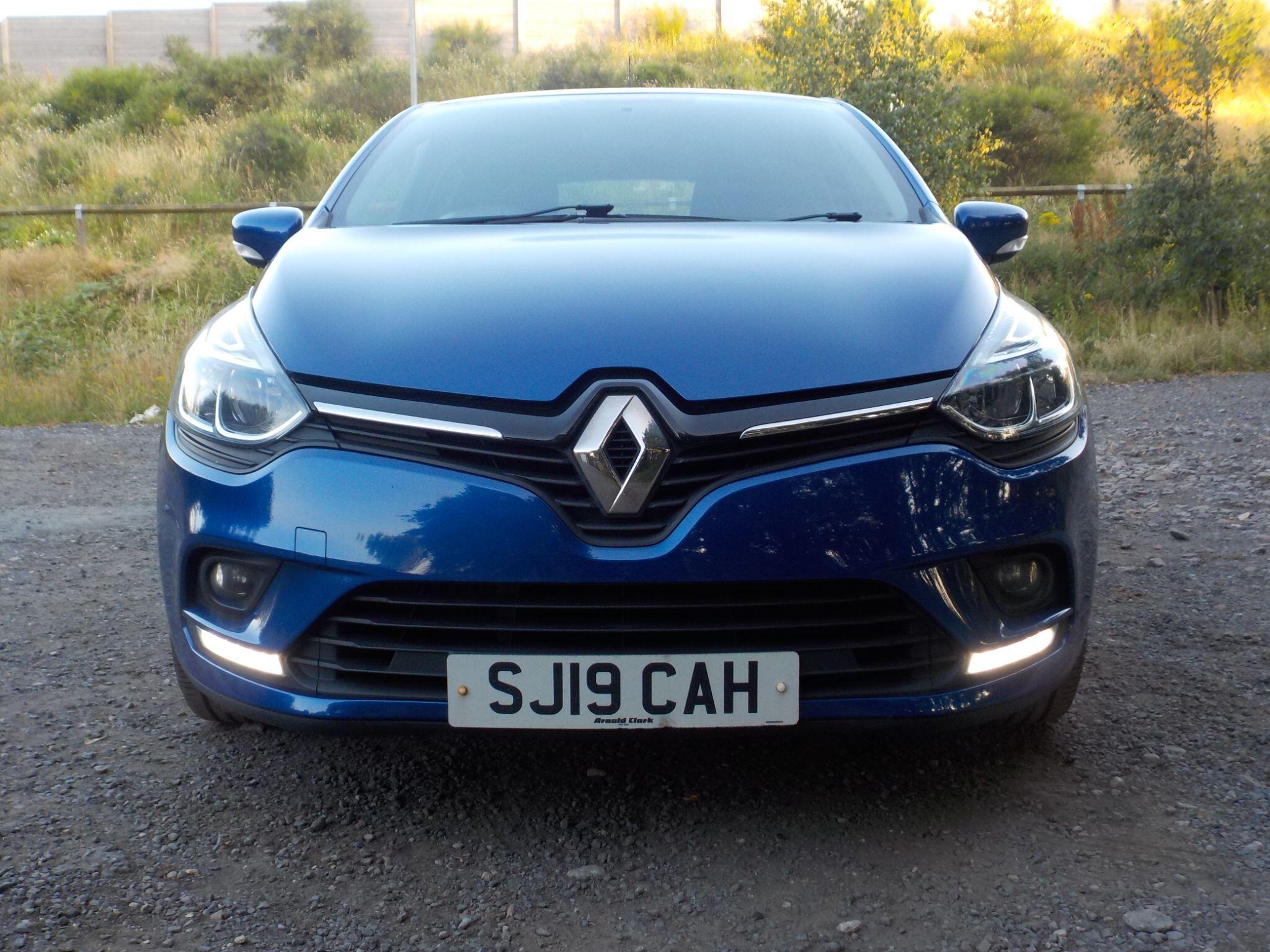 Renault Clio 0.9 TCe Iconic Euro 6 (s/s) 5dr
