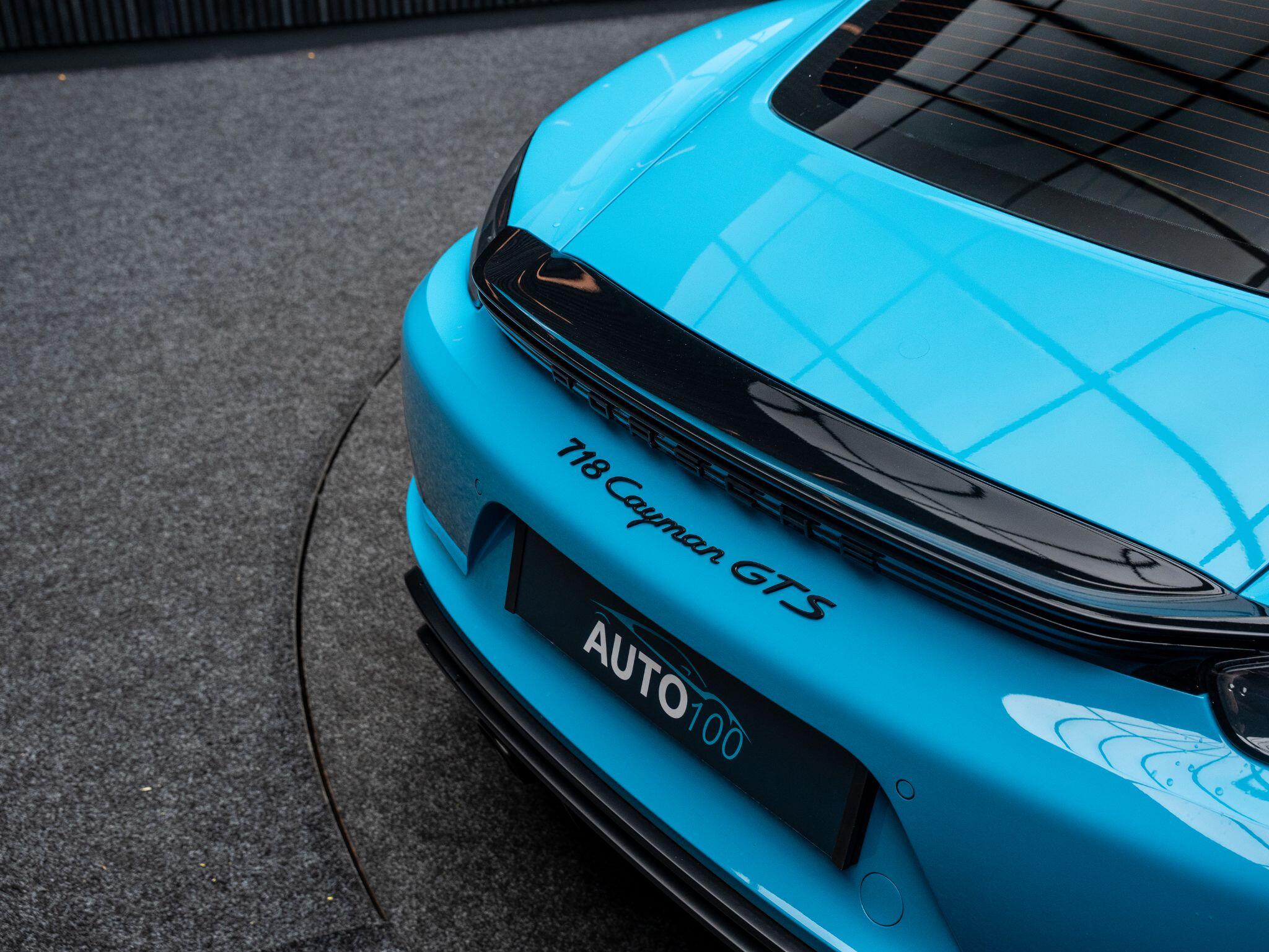 Porsche Cayman view 23