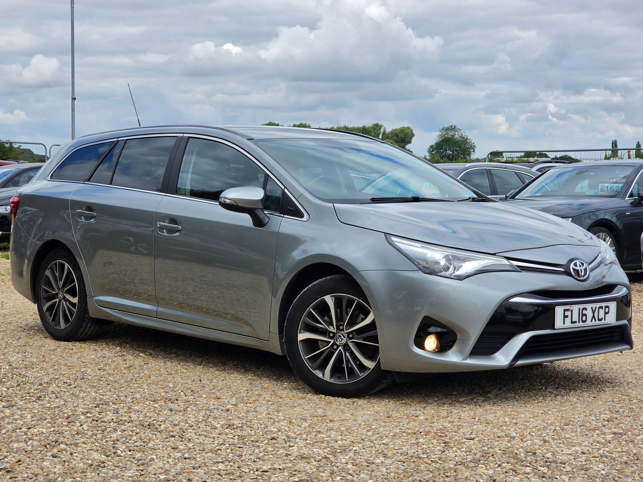 Toyota Avensis main image