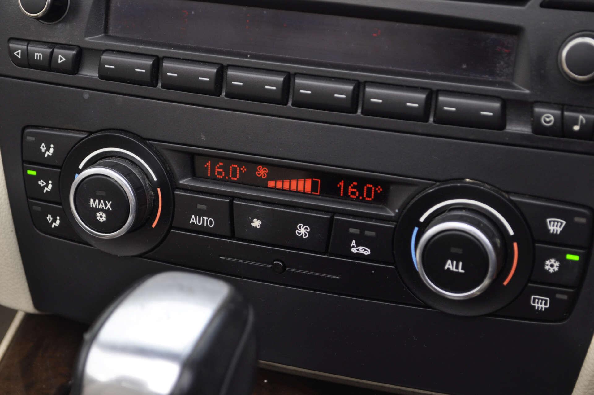 BMW 3 Series view 14