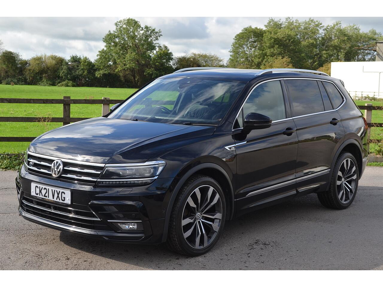 Volkswagen Tiguan Allspace view 5