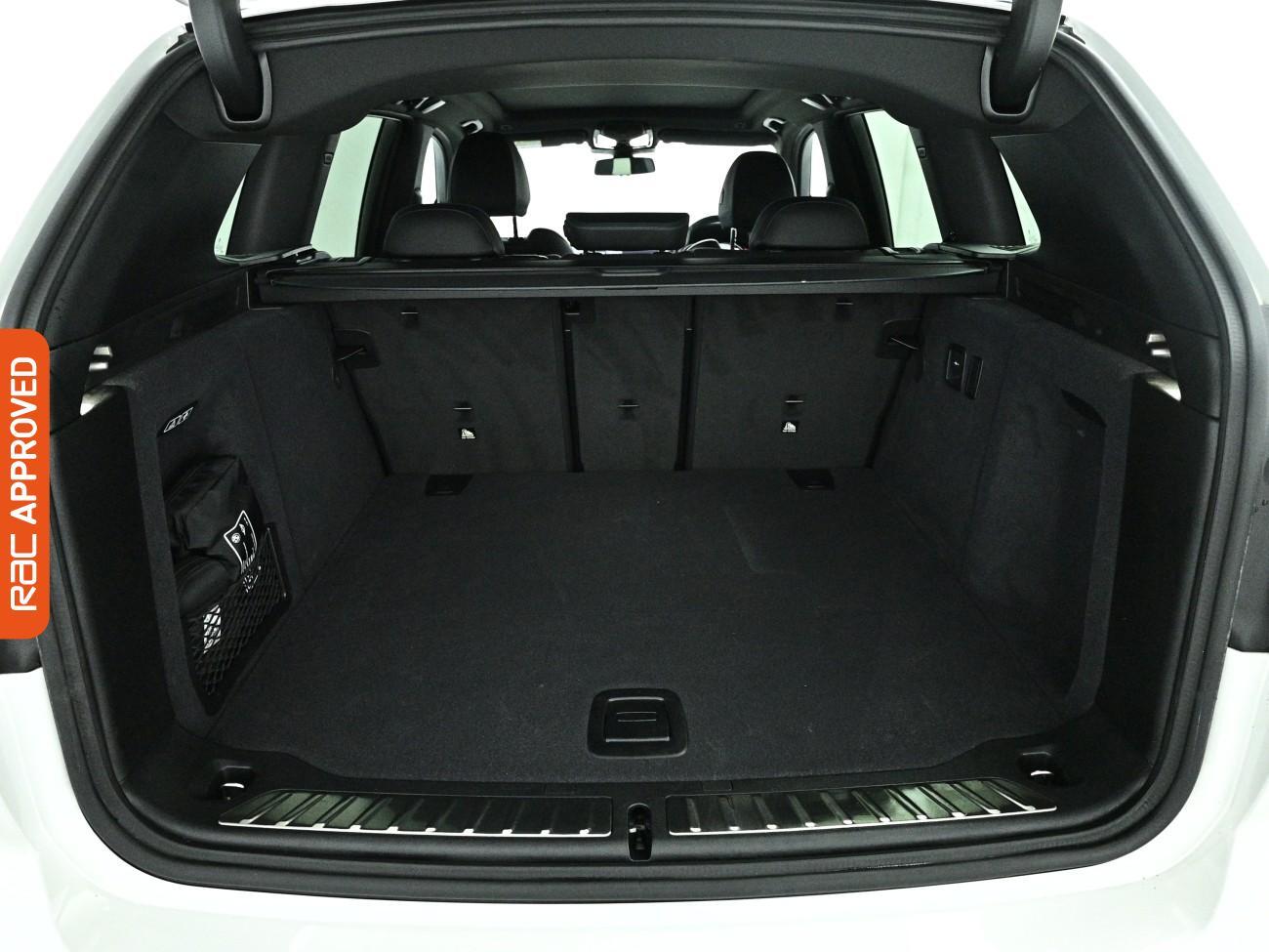 BMW iX3 view 29