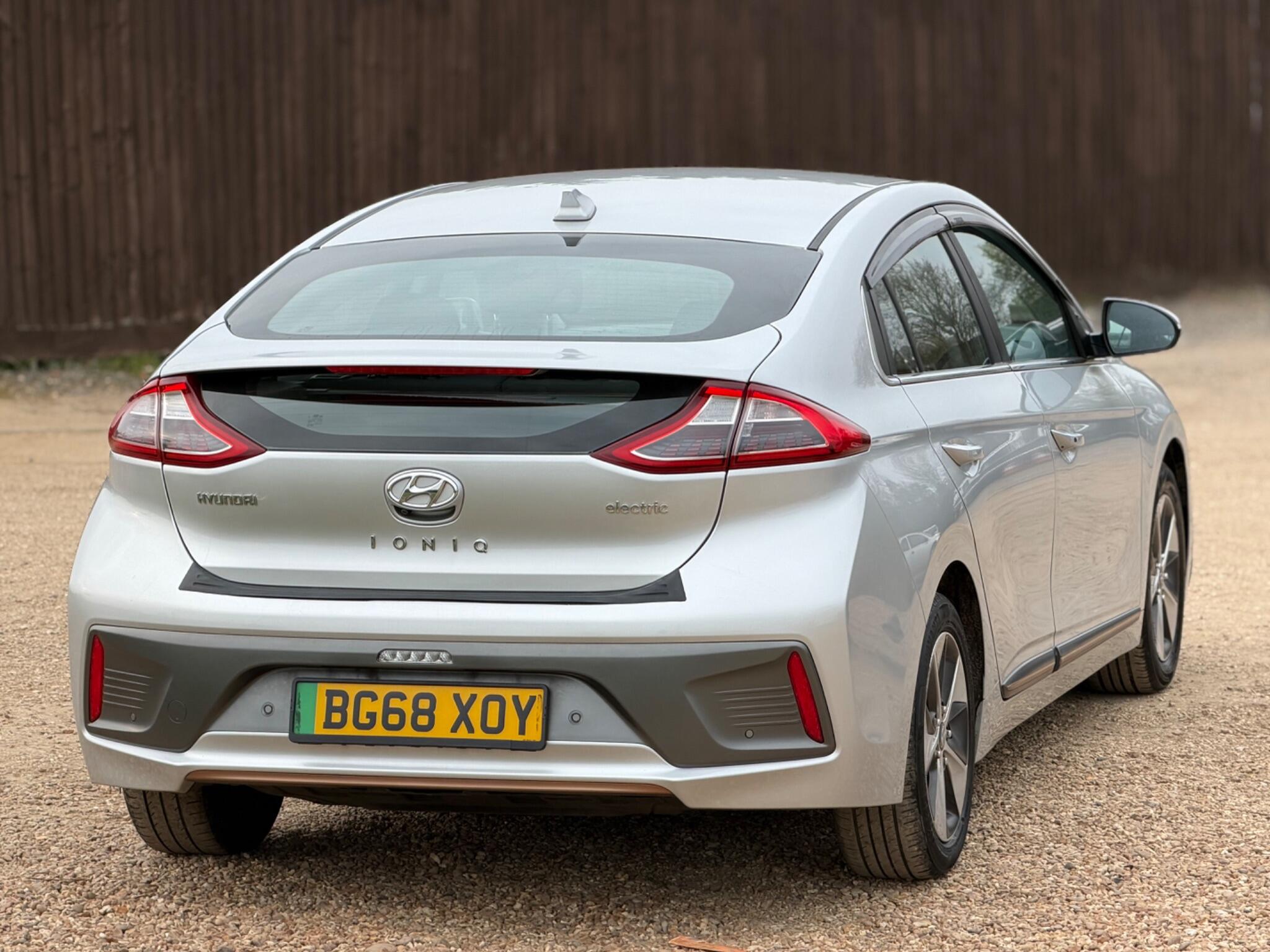 2018 Hyundai IONIQ 28kWh Premium Auto 5dr image 12